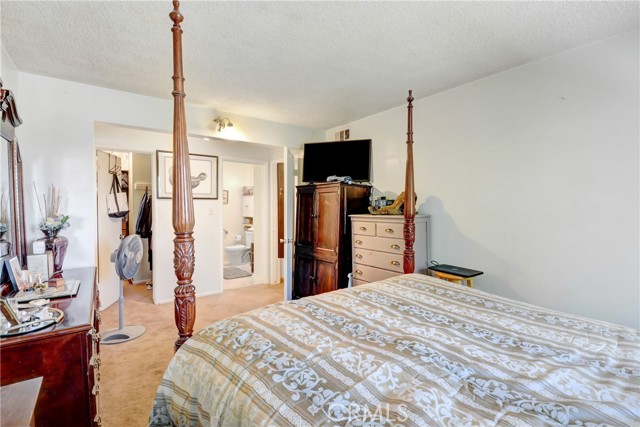 Detail Gallery Image 5 of 9 For 3098 Panorama Rd a,  Riverside,  CA 92506 - 2 Beds | 2 Baths