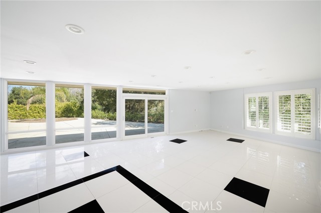 9735 Haines Canyon Avenue photo 3