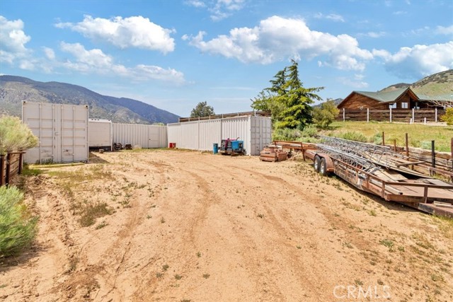 770 Roads End, Lebec CA: https://media.crmls.org/medias/7fd8ffa7-a9f6-45aa-ab4c-21d89a30e41c.jpg