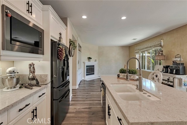 Detail Gallery Image 16 of 54 For 19639 Ellis Henry Ct, Newhall,  CA 91321 - 4 Beds | 3 Baths