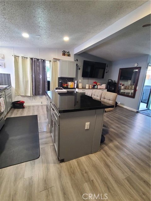 Detail Gallery Image 6 of 19 For 6665 Long Beach Bld #J25,  Long Beach,  CA 90805 - 3 Beds | 1 Baths