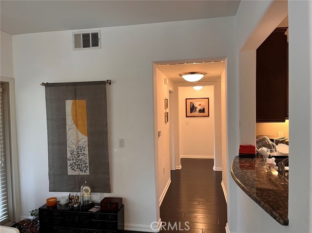 Detail Gallery Image 9 of 23 For 128 N Oak Knoll Ave #210,  Pasadena,  CA 91101 - 2 Beds | 2 Baths