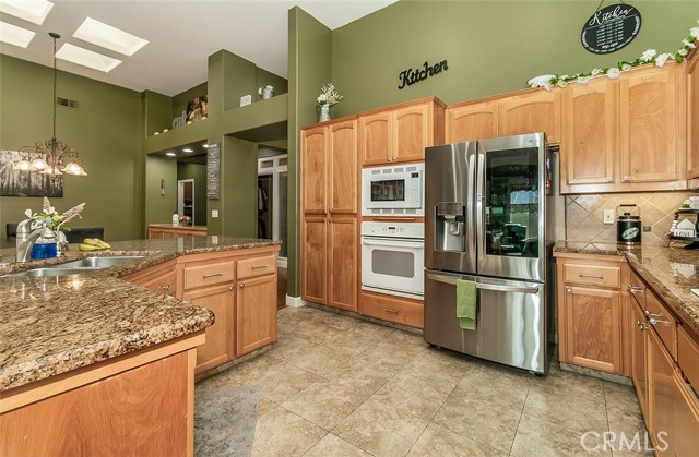 Detail Gallery Image 12 of 37 For 3318 Ryan Ave, Clovis,  CA 93611 - 3 Beds | 2/1 Baths