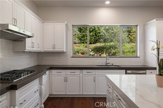 Detail Gallery Image 8 of 52 For 1999 Aliso Peak, Lake Forest,  CA 92610 - 5 Beds | 4/1 Baths