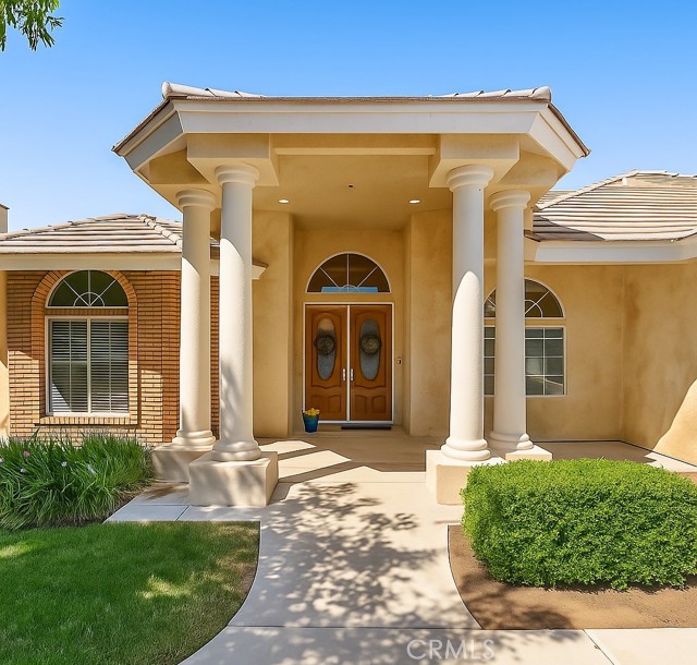 Detail Gallery Image 1 of 54 For 13946 Santa Fe Ct, Bakersfield,  CA 93314 - 4 Beds | 3 Baths