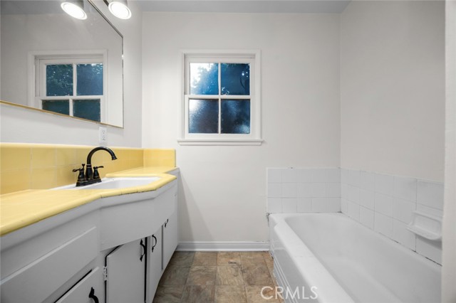 Detail Gallery Image 19 of 46 For 4715 Briercrest, Lakewood,  CA 90713 - 3 Beds | 2 Baths