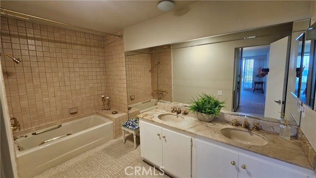 32735 Seagate Drive, Rancho Palos Verdes, California 90275, 2 Bedrooms Bedrooms, ,2 BathroomsBathrooms,Residential,For Sale,Seagate,SB25150738