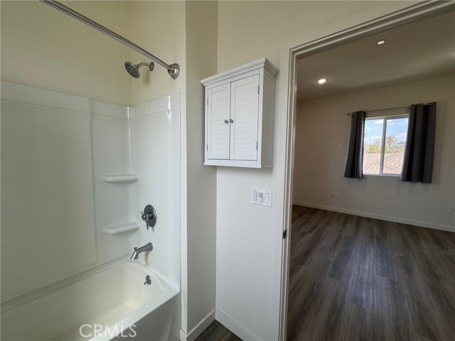 Detail Gallery Image 9 of 18 For 209 1/2 N Serrano Ave, Los Angeles,  CA 90004 - 1 Beds | 1 Baths