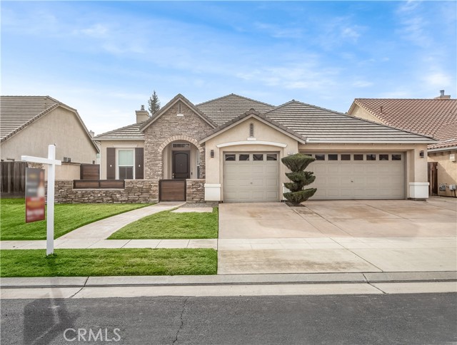 Detail Gallery Image 1 of 1 For 2082 Everglade Ave, Clovis,  CA 93619 - 4 Beds | 2/1 Baths