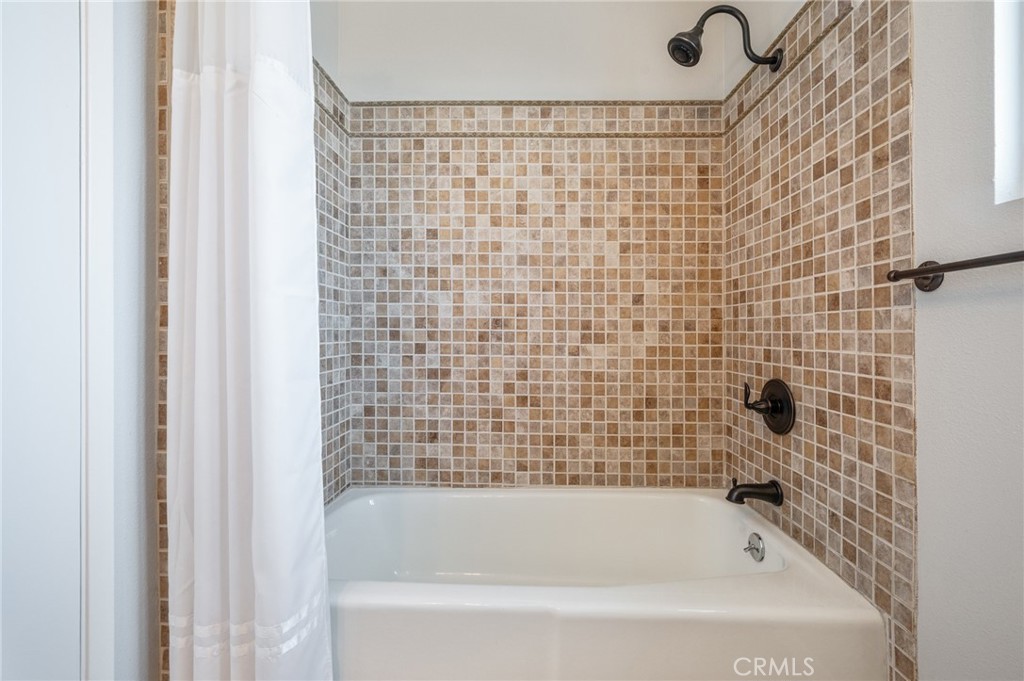 https://media.crmls.org/medias/7fdfd8ba-a392-4893-aeed-ed1858ff0216.jpg?preset=X-Large