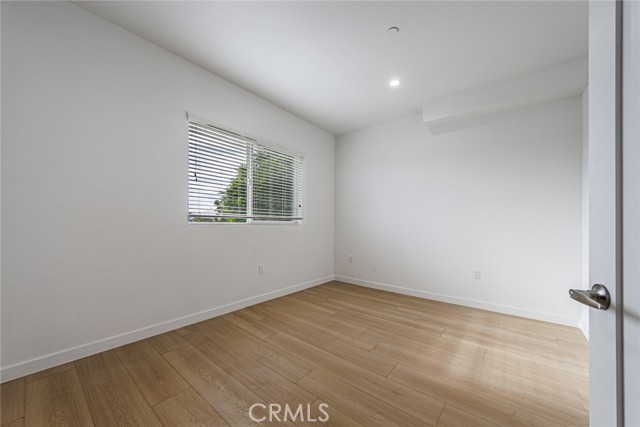 Detail Gallery Image 17 of 27 For 11839 1/2 Runnymede, North Hollywood,  CA 91605 - 4 Beds | 4 Baths