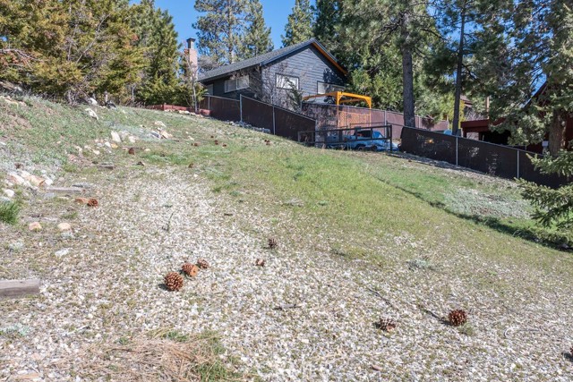 Detail Gallery Image 12 of 21 For 393 Arroyo Dr, Big Bear Lake,  CA 92315 - – Beds | – Baths