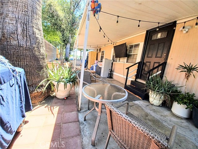 6545 Wilbur Ave, 19 photo 5