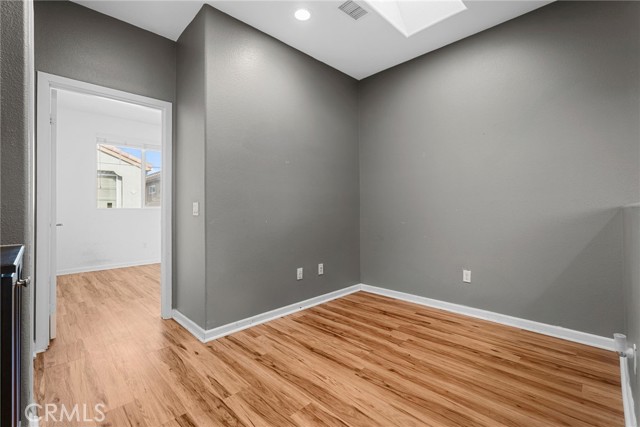 Detail Gallery Image 13 of 34 For 7600 N Courage Way, Van Nuys,  CA 91405 - 4 Beds | 3 Baths