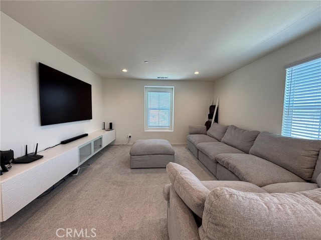 Detail Gallery Image 10 of 26 For 9605 Bonsai Ln, Riverside,  CA 92508 - 5 Beds | 3 Baths