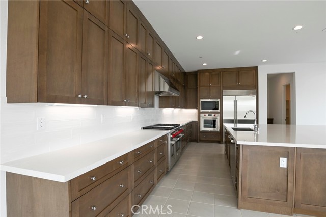 Detail Gallery Image 14 of 65 For 20552 Edgewood Ct, Chatsworth,  CA 91311 - 5 Beds | 5/1 Baths