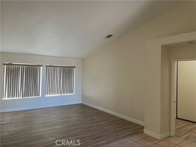 Detail Gallery Image 3 of 8 For 16491 Silica Dr, Victorville,  CA 92395 - 3 Beds | 2 Baths