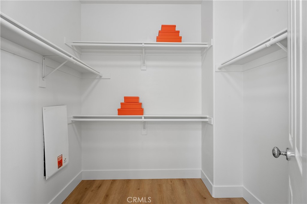 https://media.crmls.org/medias/7fe6436a-7737-4498-b3d8-31cb04eccbb2.jpg?preset=X-Large