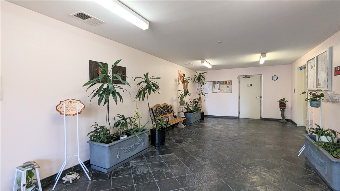 Detail Gallery Image 3 of 14 For 200 N 5th St #309,  Alhambra,  CA 91801 - 2 Beds | 2 Baths