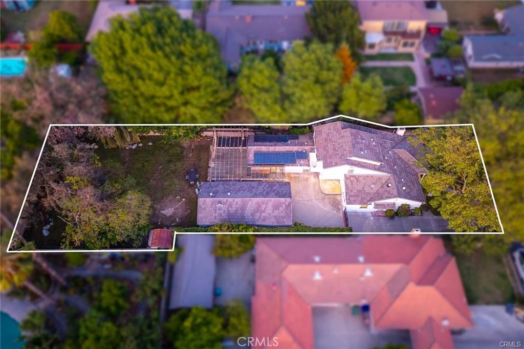 https://media.crmls.org/medias/7fe78b8a-f380-47e4-9af6-fec3d9276c87.jpg?preset=X-Large