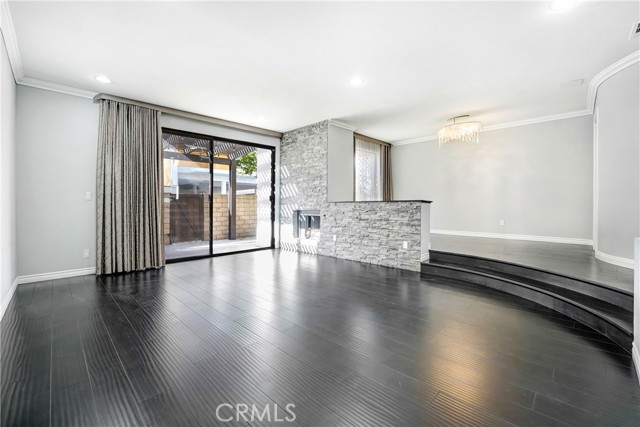 Detail Gallery Image 5 of 24 For 5243 Yarmouth #31,  Encino,  CA 91316 - 3 Beds | 2/1 Baths