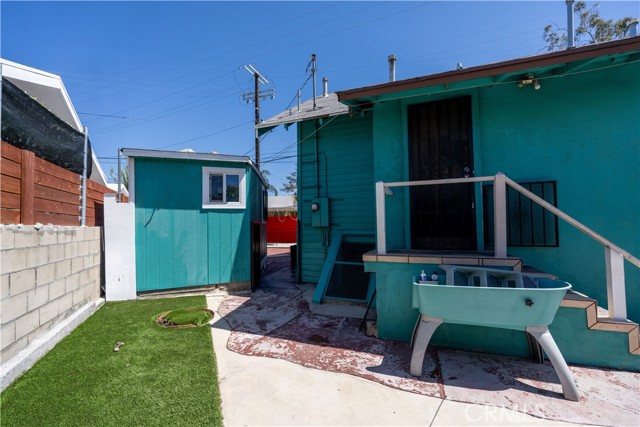 215 Hamlet Street, Los Angeles, California 90042, 2 Bedrooms Bedrooms, ,1 BathroomBathrooms,Single Family Residence,For Sale,Hamlet,WS24127236