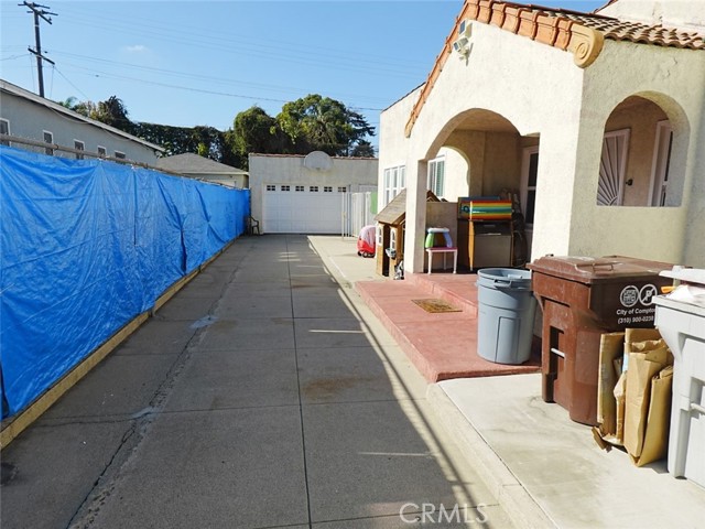 Detail Gallery Image 5 of 9 For 211 S Poinsettia Ave, Compton,  CA 90221 - 3 Beds | 1 Baths