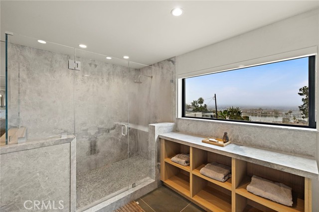 Detail Gallery Image 23 of 40 For 2212 Cliff Dr, Newport Beach,  CA 92663 - 5 Beds | 5/1 Baths
