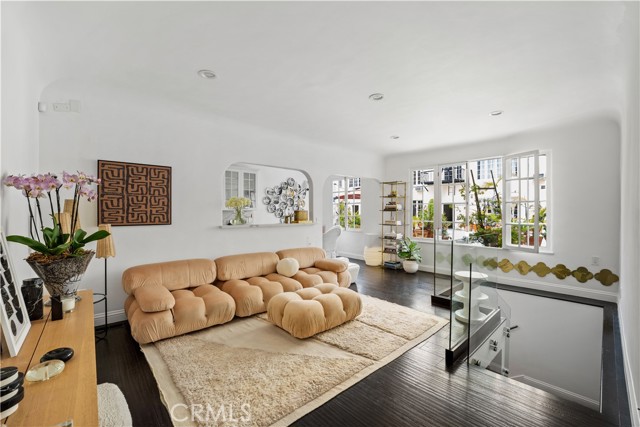 Detail Gallery Image 5 of 31 For 1345 N Hayworth Ave #6,  West Hollywood,  CA 90046 - 3 Beds | 2 Baths