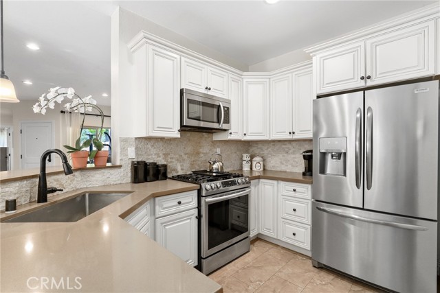Detail Gallery Image 13 of 33 For 655 via Colinas, Thousand Oaks,  CA 91362 - 2 Beds | 2 Baths