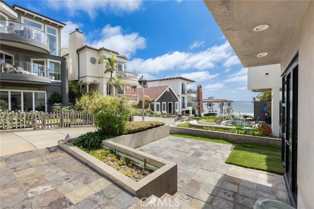 129 20th Street, Manhattan Beach CA: https://media.crmls.org/medias/7fe9482a-5ea7-4989-96d1-b2fd2602d7e0.jpg