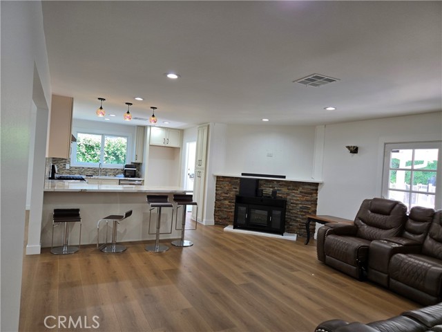 Detail Gallery Image 10 of 29 For 24224 Welby Way, West Hills,  CA 91307 - 3 Beds | 2 Baths