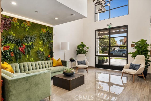 Detail Gallery Image 14 of 34 For 1333 S Orange Grove Ave #304,  Los Angeles,  CA 90019 - 2 Beds | 2 Baths