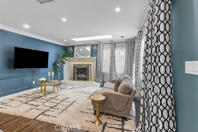 Detail Gallery Image 5 of 35 For 5201 Sale Ave, Woodland Hills,  CA 91364 - 3 Beds | 2 Baths