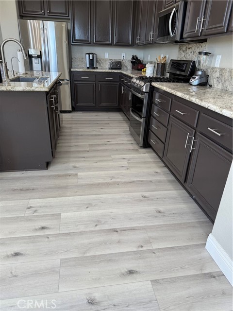 27945 Tree Ridge Street, Murrieta CA: https://media.crmls.org/medias/7fed2287-6378-4a1f-a51a-775186caef76.jpg