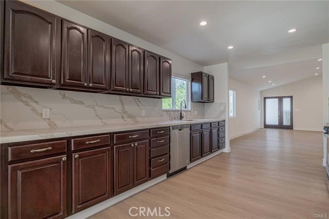 5457 Beckford Avenue, Tarzana CA: https://media.crmls.org/medias/7fed82e2-1597-4de4-a6b1-ee5ee9758c3f.jpg