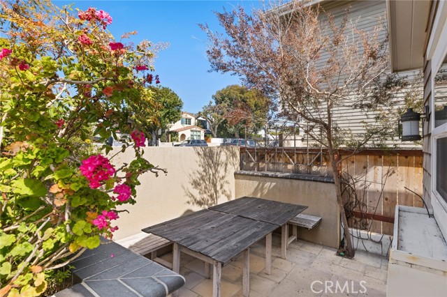 Detail Gallery Image 23 of 24 For 1029 Glenneyre, Laguna Beach,  CA 92651 - 2 Beds | 1 Baths
