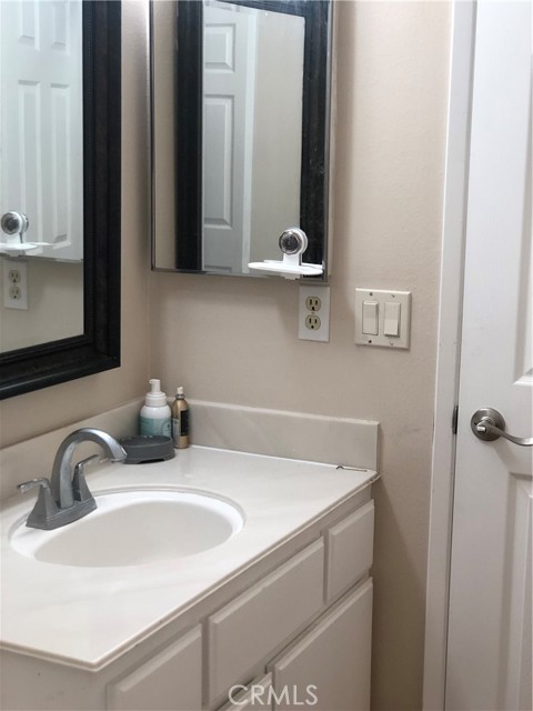 Detail Gallery Image 39 of 69 For 18 Starflower #10,  Irvine,  CA 92604 - 3 Beds | 2 Baths