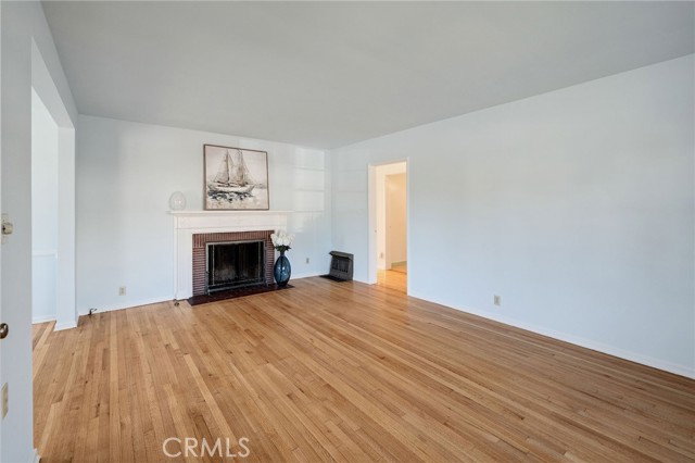 Detail Gallery Image 4 of 39 For 7975 Chase Ave, Los Angeles,  CA 90045 - 3 Beds | 2 Baths