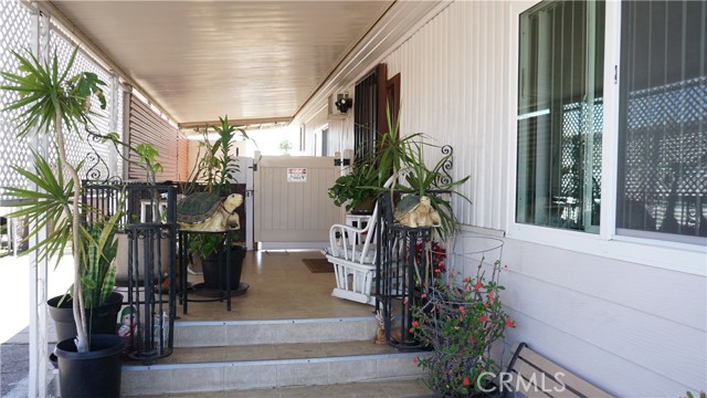 Detail Gallery Image 5 of 26 For 1166 S Riverside Ave #9,  Rialto,  CA 92376 - 2 Beds | 1 Baths