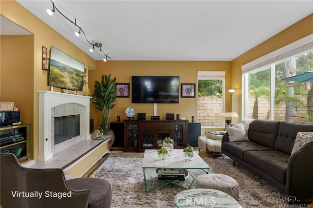 Detail Gallery Image 9 of 34 For 57 E Boulder Creek Rd, Simi Valley,  CA 93065 - 5 Beds | 4/1 Baths