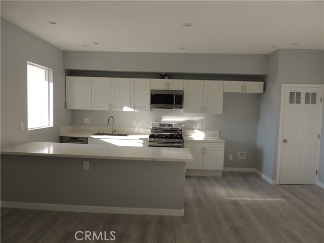 Detail Gallery Image 5 of 15 For 22735 Del Valle St #7,  Woodland Hills,  CA 91364 - 2 Beds | 1 Baths