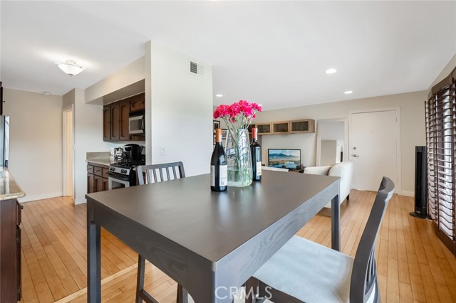 Detail Gallery Image 6 of 29 For 1720 Westcliff Dr #10,  Newport Beach,  CA 92660 - 1 Beds | 1 Baths