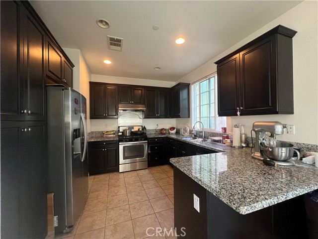 8419 Floro Place, Rancho Cucamonga CA: https://media.crmls.org/medias/7fefab11-7faf-4586-a07c-7726c615d873.jpg