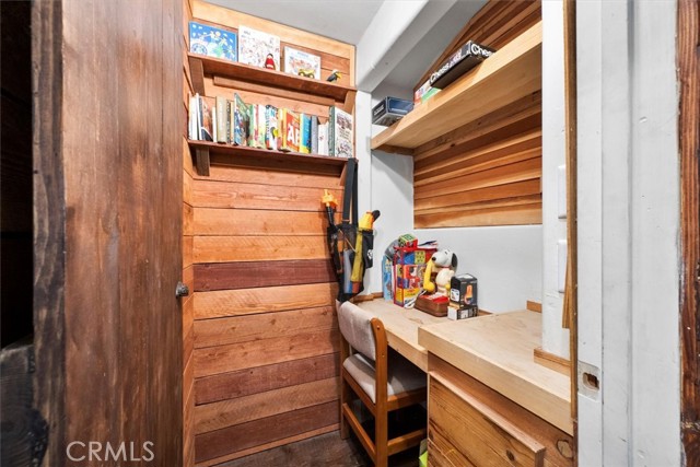 18 Hot Springs Cyn, San Juan Capistrano CA: https://media.crmls.org/medias/7fefd19c-93d8-45a7-86b6-dcfe54c5d677.jpg
