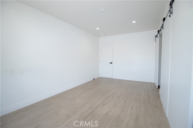 2101 Arlington Avenue, Los Angeles CA: https://media.crmls.org/medias/7ff03714-b5ac-4ef2-9942-4a592b02fddc.jpg