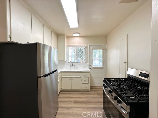 1436 S Holt Avenue, Los Angeles CA: https://media.crmls.org/medias/7ff0512a-a5a3-4e6e-af8c-36a936d62a63.jpg