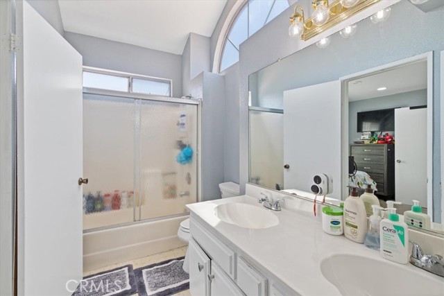 4023 Lexington Court, Palmdale CA: https://media.crmls.org/medias/7ff09d82-0aae-48b3-a414-5e6b153769dd.jpg
