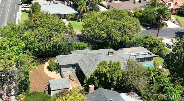 301 S Sunset Canyon Drive, Burbank CA: https://media.crmls.org/medias/7ff102c1-3a1a-4f5c-bee3-6906da328f2c.jpg