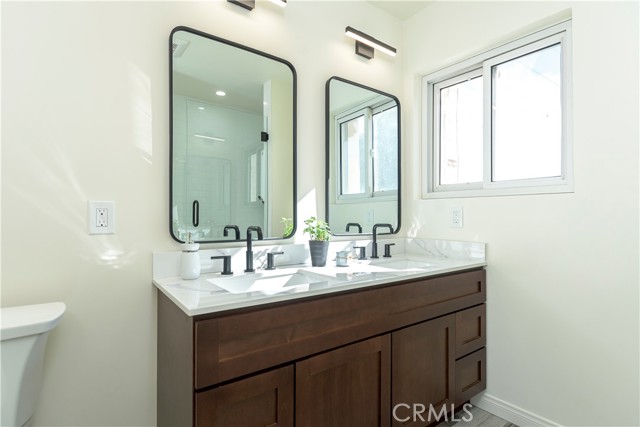 Detail Gallery Image 33 of 50 For 251 N Whitnall, Burbank,  CA 91505 - 4 Beds | 3 Baths
